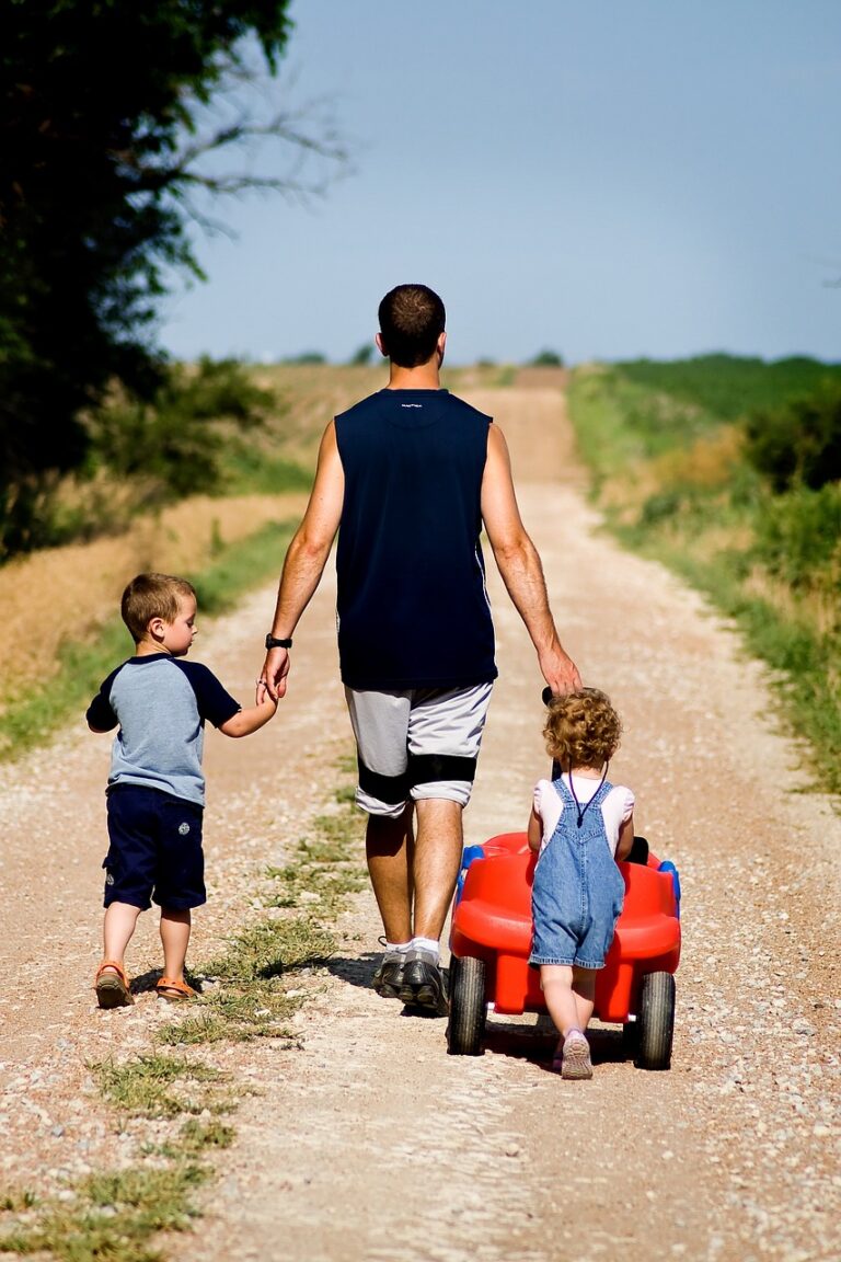 20 Ultimate Dad Blogs That Everyone Should Follow
