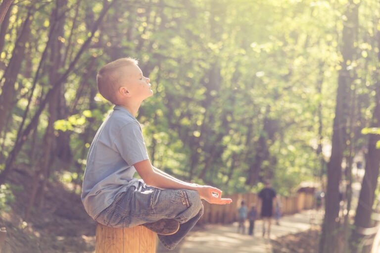 17 Best Exercises to Improve Posture From Kids to Seniors