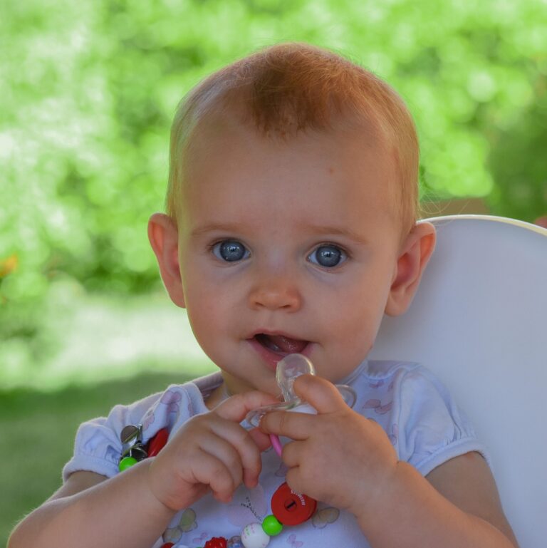 Safely Use Clove Oil For Soothing a Teething Baby