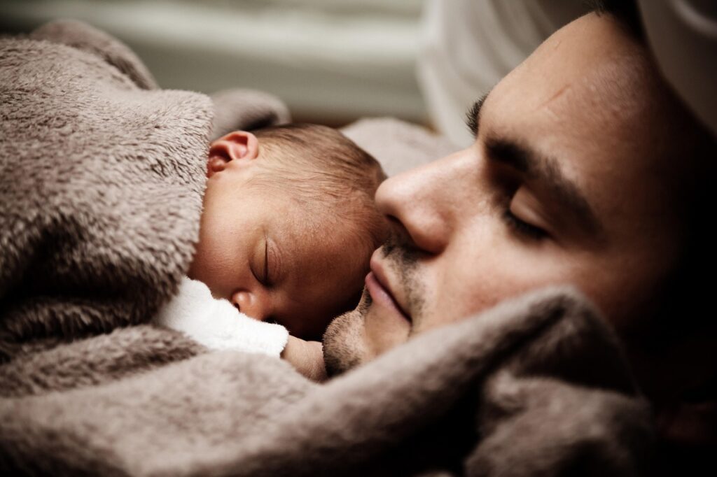 father and son cosleeping
